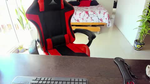 Adam Valencia online show from 21, 10, 2025