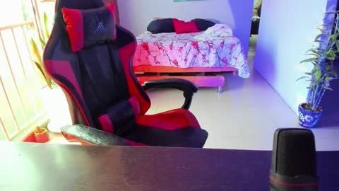 Adam Valencia online show from 23, 10, 2025