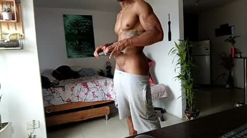 Adam Valencia online show from 8, 4, 2026