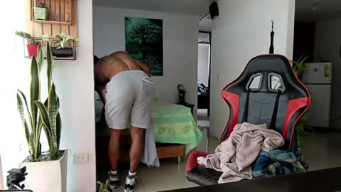 Adam Valencia online show from 18, 4, 2026