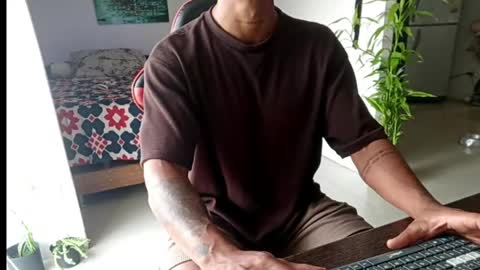 Adam Valencia online show from 9, 6, 2026