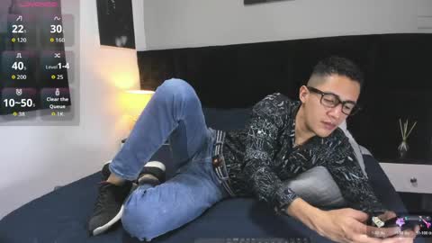 adam_walker_1 online show from 24, 4, 2026