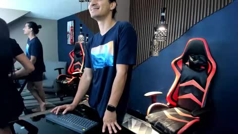 adam and Sara online show from 29, 3, 2026