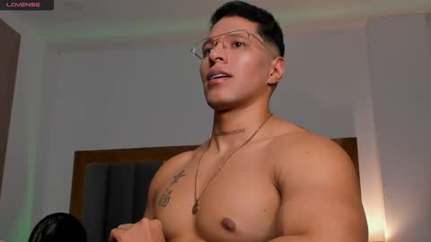 adambrocs1 online show from 27, 2, 2025