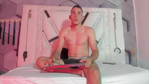 adammendoza34 online show from 14, 9, 2025