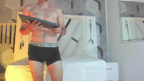 adammendoza34 online show from 24, 9, 2025