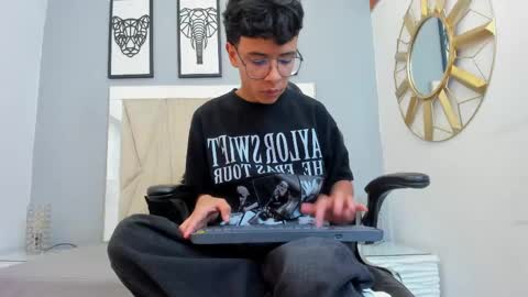 Adams Bobby online show from 22, 4, 2026