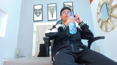 Adams Bobby online show from 26, 4, 2026