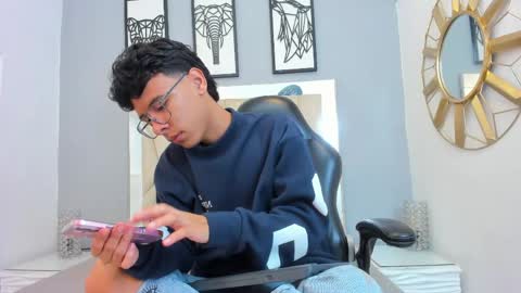 Adams Bobby online show from 27, 4, 2026