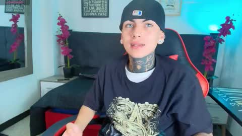 AdamsWalkerr  online show from 26, 2, 2026