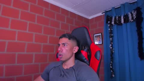 Adan Sin online show from 8, 3, 2025