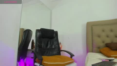 Adara Ferrara online show from 27, 4, 2026