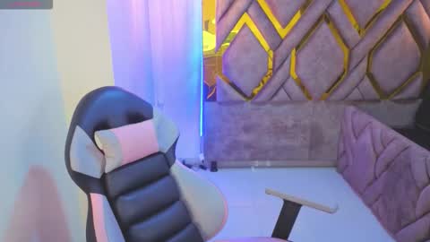 addy__02 online show from 12, 1, 2026