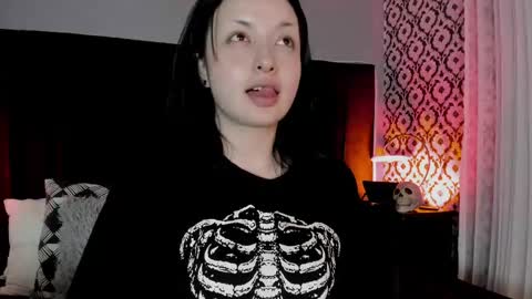 Snapshot of adeelinee chatting on 18, 5, 2026 Ade online show from 18, 5, 2026