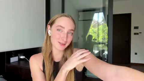 Elizabeth online show from 30, 7, 2026