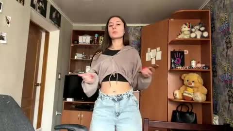 Poly online show from 23, 4, 2026