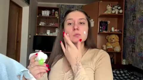 Poly online show from 25, 4, 2026