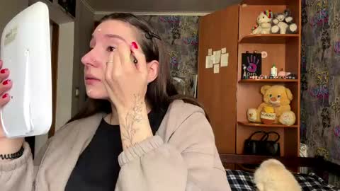 Poly online show from 27, 4, 2026