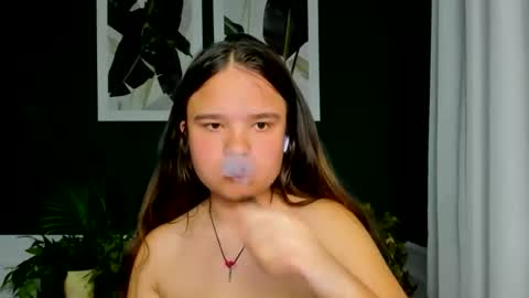 adelecruzz online show from 25, 4, 2026