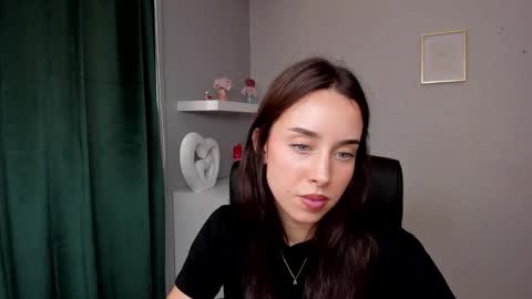 Snapshot of adelesolo chatting on 8, 6, 2026 Adele online show from 8, 6, 2026