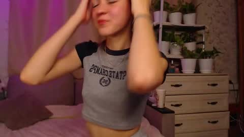 Snapshot of adelin_maxwell chatting on 9, 10, 2025 Lina online show from 9, 10, 2025