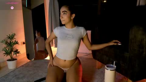 ADELINE online show from 29, 4, 2026