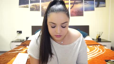 Adellineee online show from 10, 3, 2025