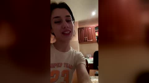 Adellyy online show from 5, 4, 2026