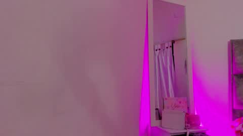   online show from 19, 11, 2025