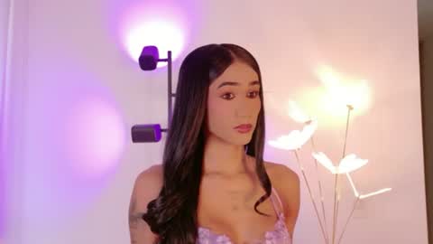 Isabellafirst online show from 28, 7, 2026