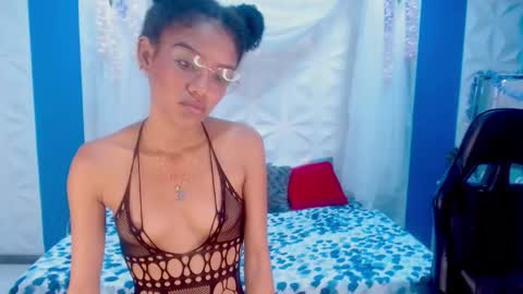 adisson_petite1 online show from 8, 10, 2025
