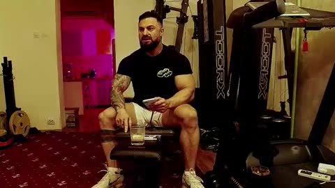 Adonis online show from 26, 10, 2025