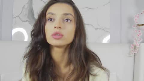 adoracortes online show from 21, 9, 2025