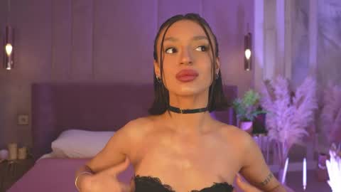 adoracortes online show from 22, 4, 2026