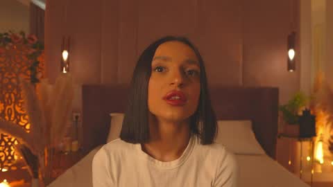 adoracortes online show from 24, 4, 2026