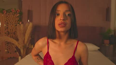 adoracortes online show from 25, 4, 2026