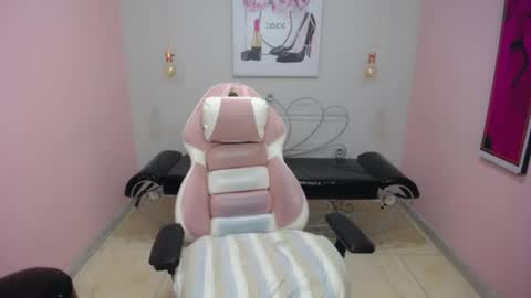 Snapshot of adri_gomez_1 chatting on 12, 5, 2026 Adri online show from 12, 5, 2026