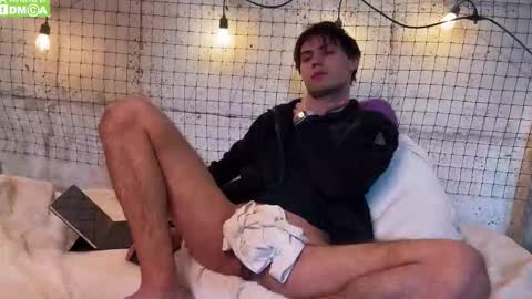 Adrian online show from 7, 3, 2026