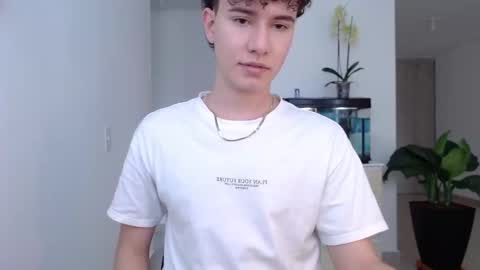 Snapshot of adrian_morelli chatting on 2, 12, 2024 adrian morelli online show from 2, 12, 2024