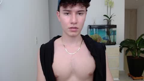 Snapshot of adrian_morelli chatting on 10, 12, 2024 adrian morelli online show from 10, 12, 2024