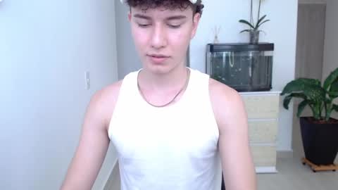 Snapshot of adrian_morelli chatting on 12, 12, 2024 adrian morelli online show from 12, 12, 2024