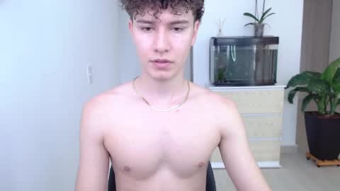 Snapshot of adrian_morelli chatting on 13, 12, 2024 adrian morelli online show from 13, 12, 2024