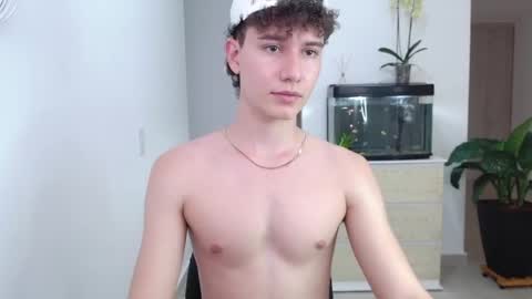 Snapshot of adrian_morelli chatting on 13, 12, 2024 adrian morelli online show from 13, 12, 2024