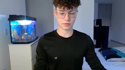 Snapshot of adrian_morelli chatting on 25, 10, 2025 adrian morelli online show from 25, 10, 2025