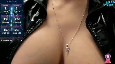 Snapshot of adriannalyly chatting on 4, 12, 2024 adriannalyly online show from 4, 12, 2024