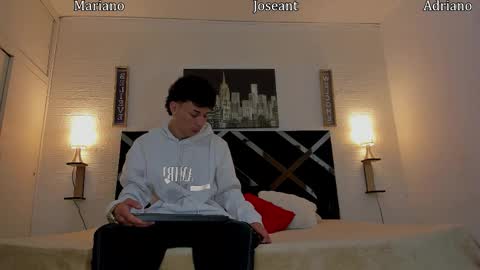 Adrian online show from 9, 9, 2025