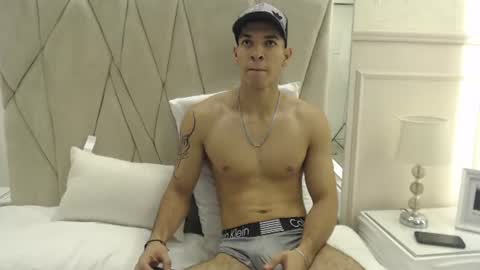 Adrien Monteiro online show from 19, 7, 2026