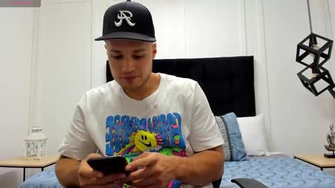 Adrein Roche online show from 28, 1, 2025