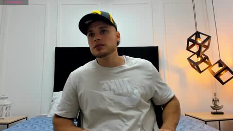 Adrein Roche online show from 30, 1, 2025