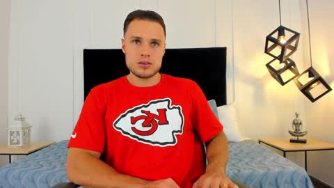 Adrein Roche online show from 2, 2, 2025